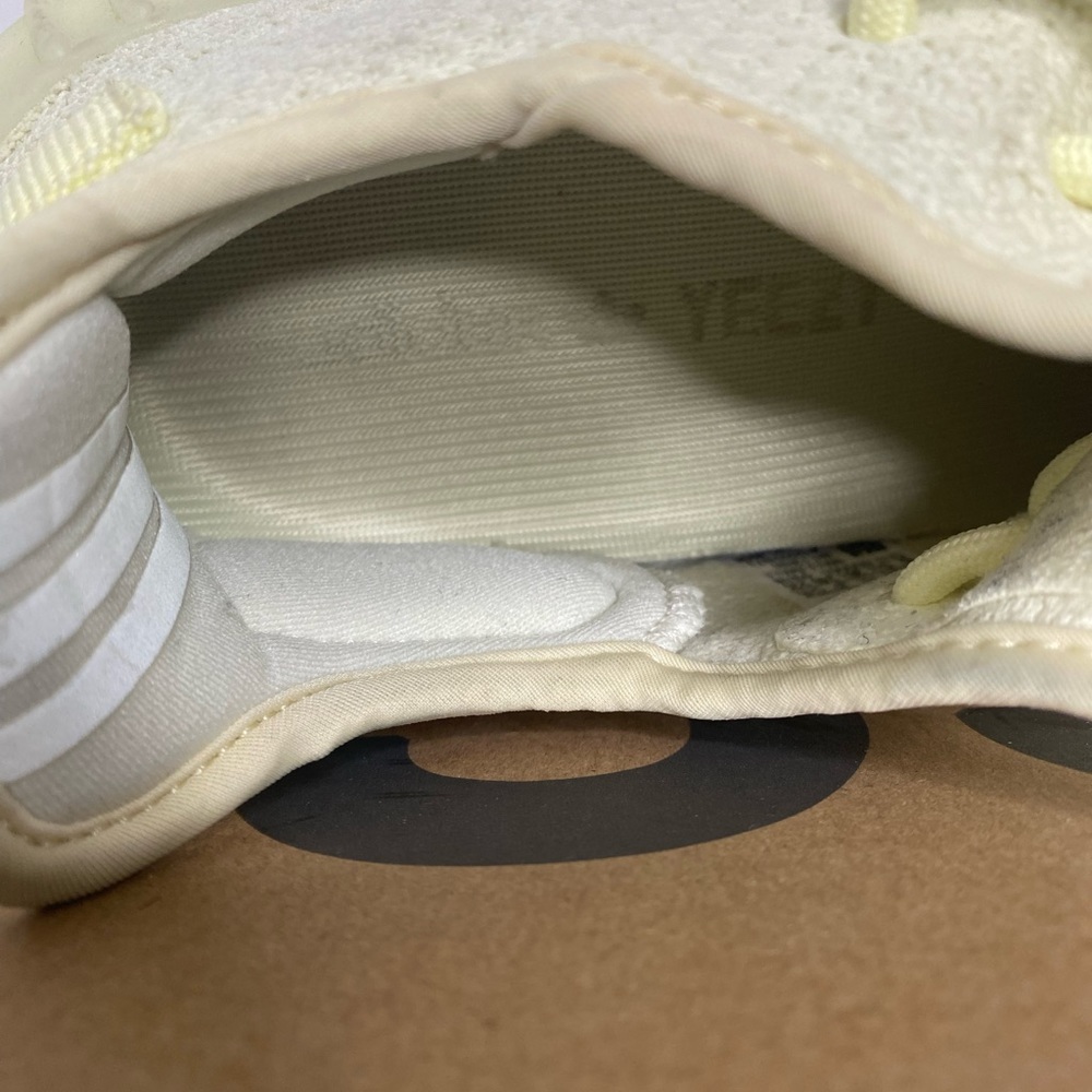 Yeezy Boost 350 V2 - Picture 6 of 11